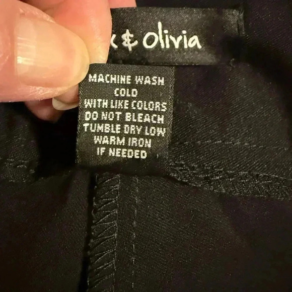 Alex & Olivia pull on stretchy capris with cross cross design at bottom Size 16 - Picture 6 of 7